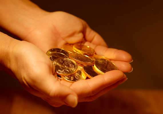 Banks offering festival discounts on gold coin purchases India TV