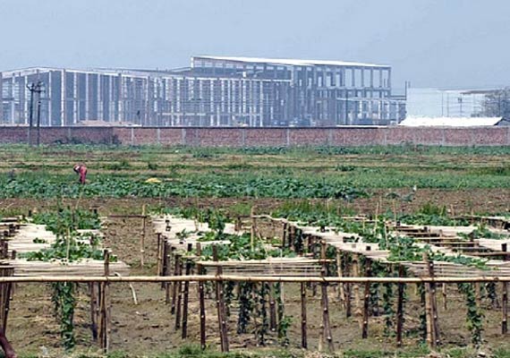 singur land calcutta hc rejects tata motors plea