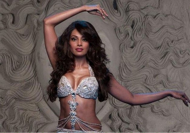 Bipasha Basu turns 37: Check out the five hot numbers of the diva | India  News â€“ India TV
