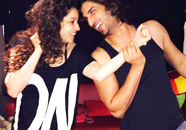 sushant singh rajput dances with girlfriend ankita lokhande celebrates 29th birthday