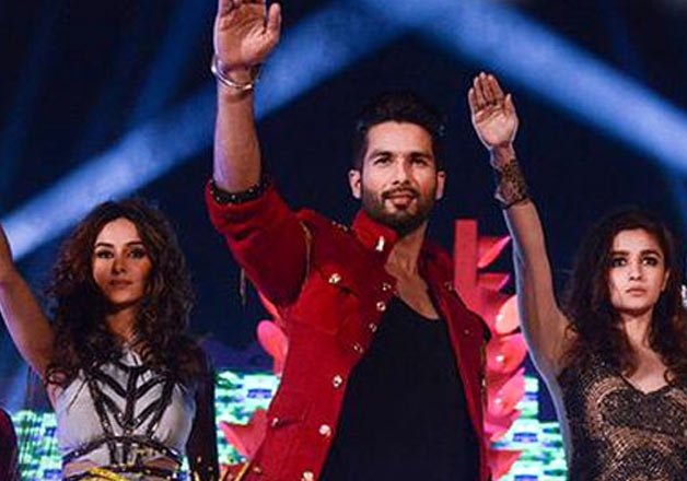 watch shahid alia s groovy song shaam shaandaar right here