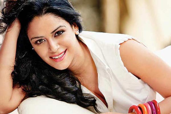 Mona Singhxxx - Mona Singh's family stands by her in MMS crisis â€“ India TV