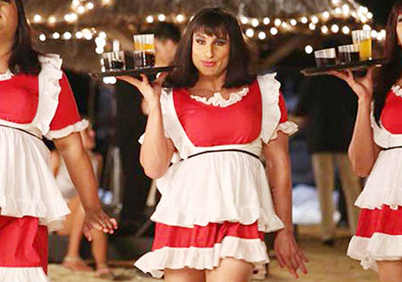 saif s ladylike look in film amuses kareena