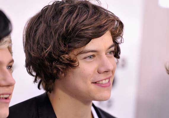 Harry Styles uses hotel maid as backing singer – India TV