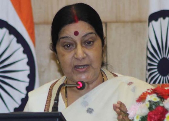 pakistan spoiled the talks by talking to hurriyat leaders says swaraj