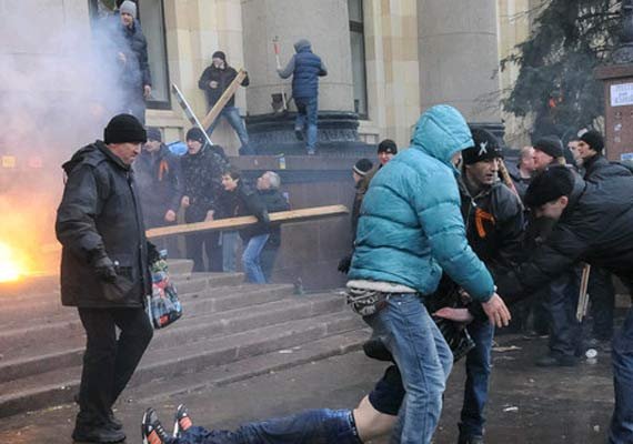 two killed in ukraine clashes