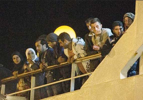 270 syrian refugees saved off coast of cyprus