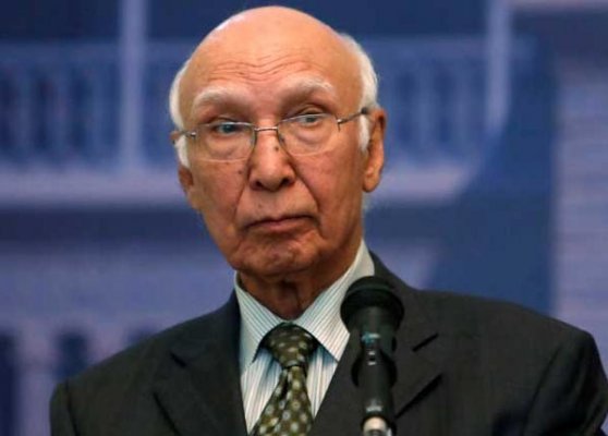 timing of meeting hurriyat leaders not totally right admits pakistan