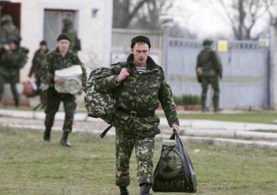 russia to beef up military presence in crimea