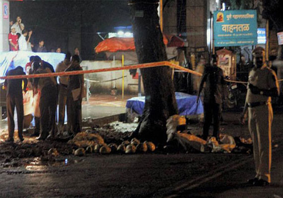 Four IM operatives arrested for Pune blasts