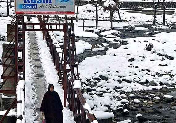 Minimum temp drops to sub-zero in entire Kashmir division