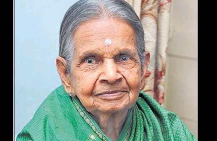 92-Year-Old Lady Claims To Have Survived Without Water Since 78 Years –  India TV