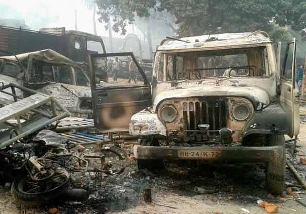 malda protest turns violent mob attacks police station sets ablaze bsf vehicle