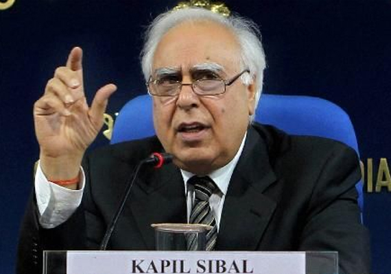 Maharashtra to adopt Sibal's CET model from 2013 – India TV