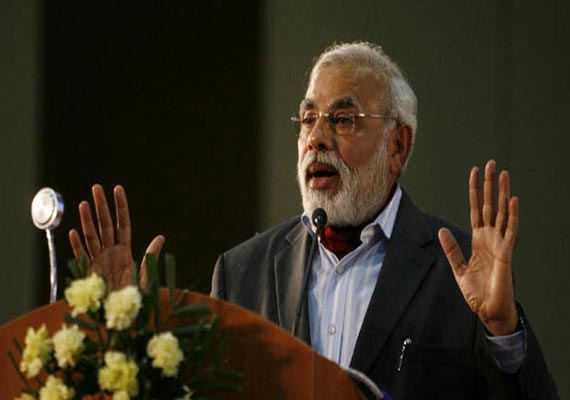 modi meets captains of industry in mumbai for 2 hours