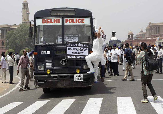 sikhs stage protest near parliament against acquittal of sajjan kumar