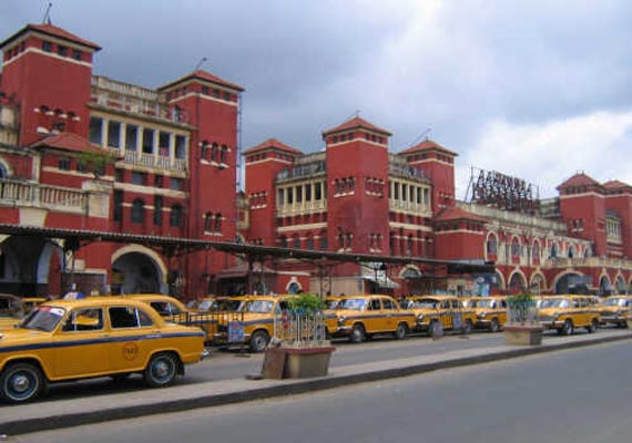 youngsters stage anti rape theatre near howrah station