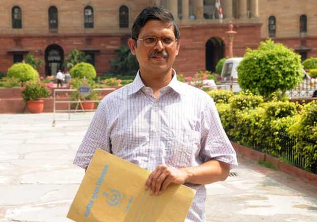 lokayukta probing police officer who took on mulayam singh yadav