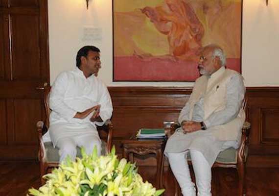 uttar pradesh cm akhilesh yadav meets pm narendra modi uttar pradesh cm akhilesh yadav meets pm narendra modi