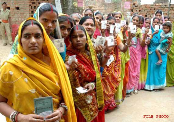 ls polls 2014 voting for 121 seats today jaswant shinde nilekani deve gowda s fate at stake