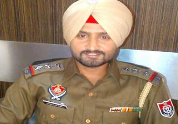 harbhajan plays prank says he has not joined punjab police as ssp