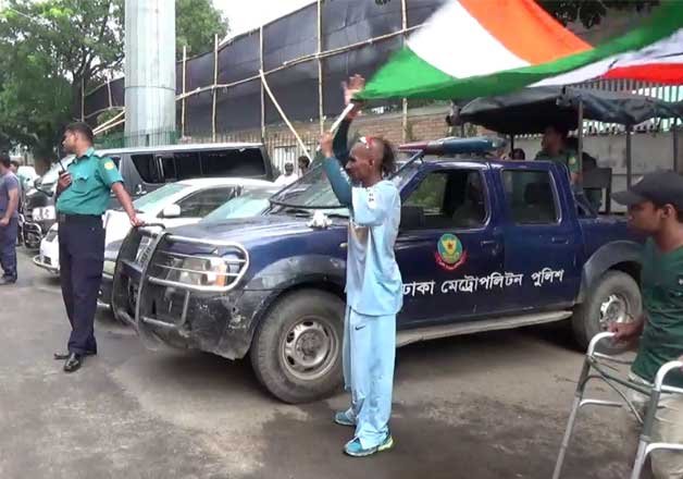 read how sachin s super fan sudhir was abused beaten up in bangladesh