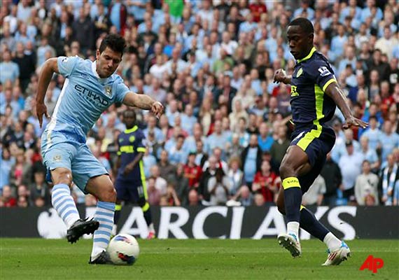 aguero scores hat trick in city s 3 0 win vs wigan