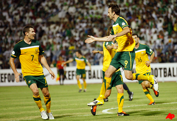 australia beats saudi 3 1 in world cup qualifier