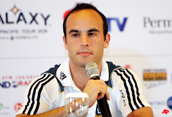 donovan returns to everton on 2 month loan