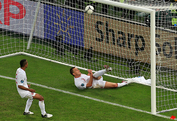 football rule makers approve goal line technology