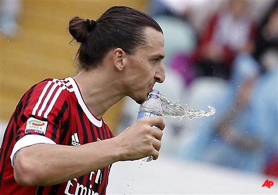 giovinco helps parma to 2 0 win at siena