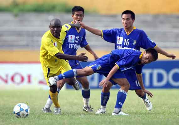 mohun bagan sacks muranda recruits christopher