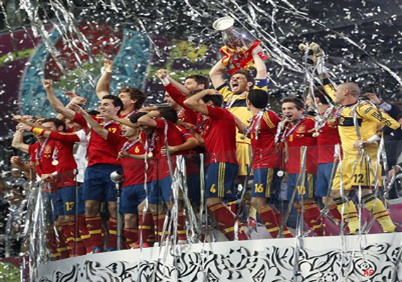 Spain crushes Italy, 4-0, in Euro 2012 final