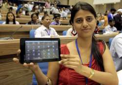 aakash tablet to be available for rs 1900 govt