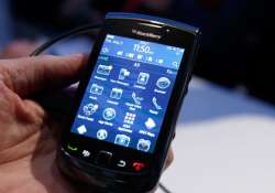 blackberry finally sets up server in mumbai