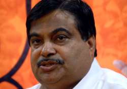 gadkari favours implementation of gst