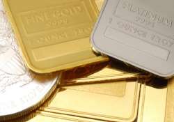 gold falls for fourth day on global cues silver recovers