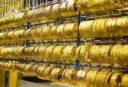 gold sheds rs 600 silver loses rs 500