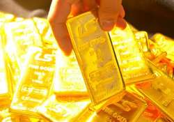 gold edges higher on stray retail buying silver recovers