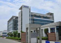 hcl tech beats street q3 net jumps 73 yoy to rs 1 040cr