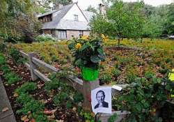 a look at steve jobs home in palo alto