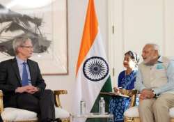 pm modi invites apple ceo to set up manufacturing base in india