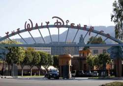 h 1b visa violation disney abc tv reverses plans to outsource it jobs