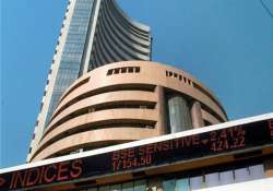 sensex up 271pts nifty regains 8700 peak on late buying surge