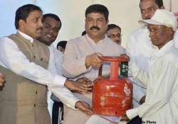 5 kg lpg cylinder launched for the benefit of bpl families