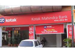 kotak mahindra bank unveils facebook based money transfer service