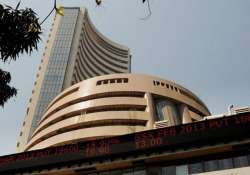 sensex sheds 93 pts on f o expiry