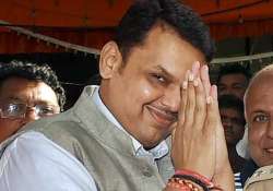 fadnavis wants business friendly policies to boost economy