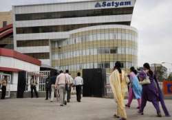 mahindra satyam profit declines by 74