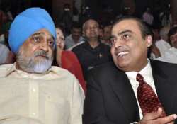 mukesh ambani to meet montek singh ahluwalia on monday